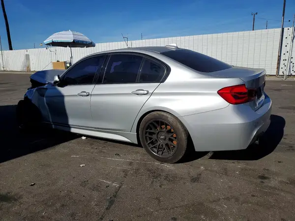 WBA8B3C55JK384592 2018 BMW 3ER - Image 2