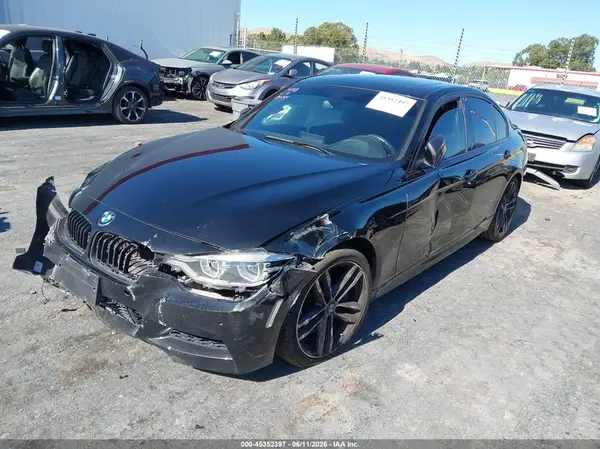 WBA8B3C55JK385077 2018 BMW 3ER - Image 2
