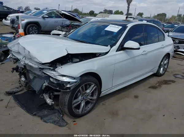 WBA8B3C56JK384777 2018 BMW 3ER - Image 2