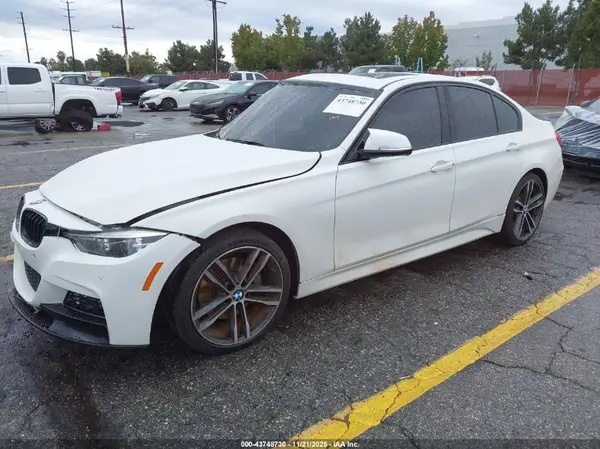 WBA8B3C59JK384692 2018 BMW 3ER - Image 2