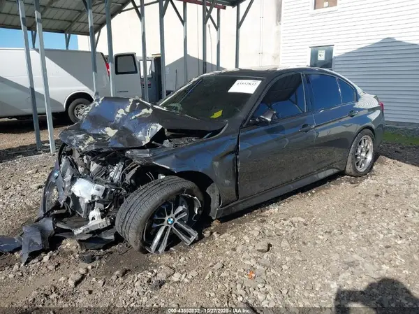 WBA8B3C5XJK384801 2018 BMW 3ER - Image 2