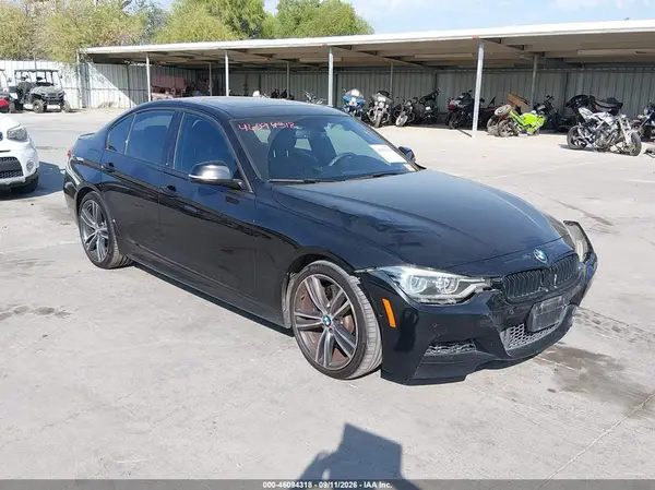 WBA8B3G30HNU35692 2017 BMW 3ER - Image 1