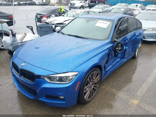 WBA8B3G34HNU36215 2017 BMW 3ER - Image 2