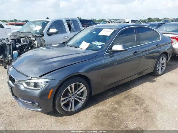 WBA8B3G35HNU35851 2017 BMW 3ER - Image 2