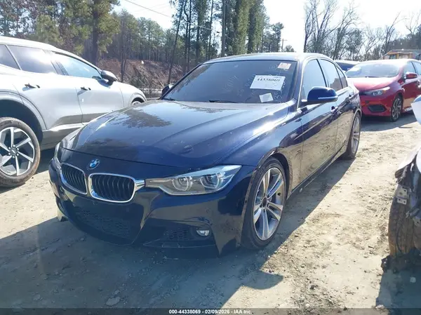 WBA8B3G35HNU35882 2017 BMW 3ER - Image 2