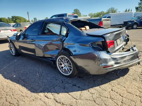 WBA8B3G37HNU35852 2017 BMW 3ER - Image 2
