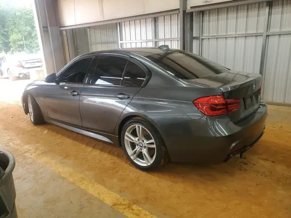 WBA8B3G38HNU35780 2017 BMW 3ER - Image 2