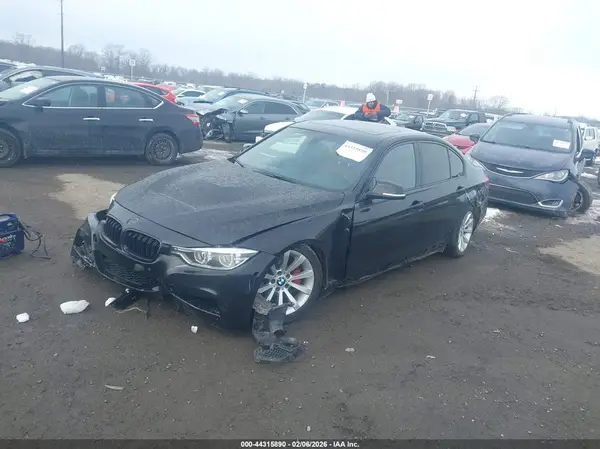 WBA8B3G39HNU36212 2017 BMW 3ER - Image 2