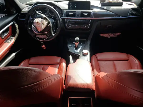 WBA8B3G3XHNU36011 2017 BMW 3ER - Image 8