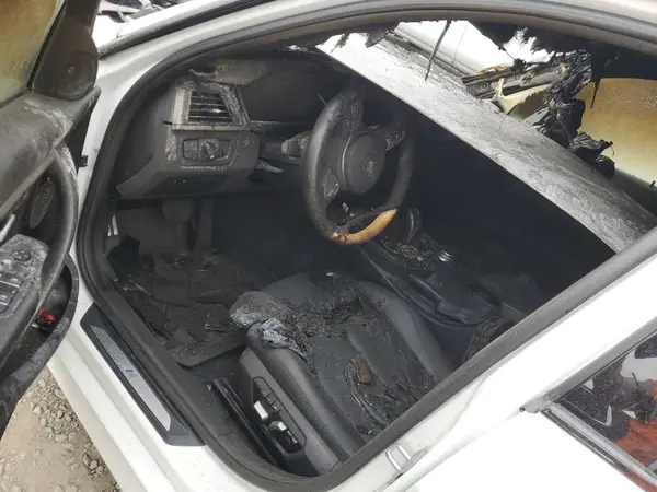 WBA8B3G3XHNU36090 2017 BMW 3ER - Image 8