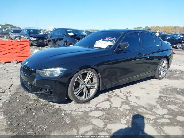 WBA8B3G50JNV01343 2018 BMW 3ER - Image 2