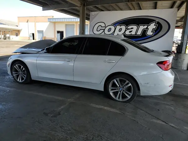 WBA8B3G51HNU35251 2017 BMW 3ER - Image 2