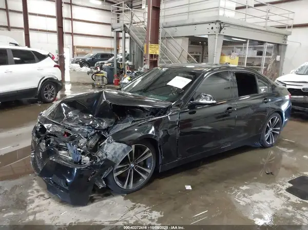 WBA8B3G51JNU36583 2018 BMW 3ER - Image 2