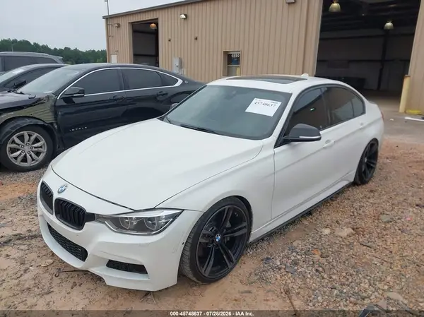 WBA8B3G51JNV01528 2018 BMW 3ER - Image 2