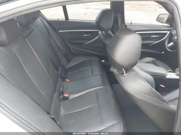 WBA8B3G51JNV01528 2018 BMW 3ER - Image 8