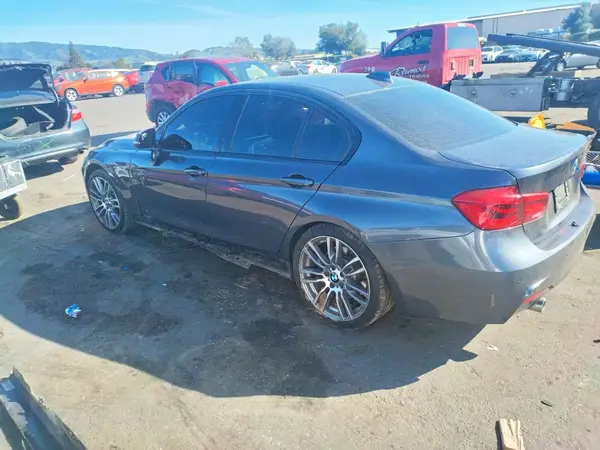 WBA8B3G52HNU35145 2017 BMW 3ER - Image 2