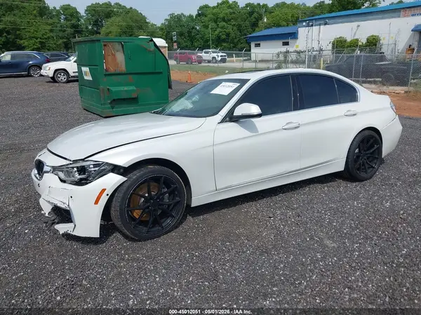 WBA8B3G52JNV01327 2018 BMW 3ER - Image 2