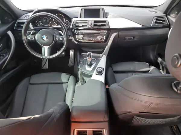 WBA8B3G53JNV00977 2018 BMW 3ER - Image 8