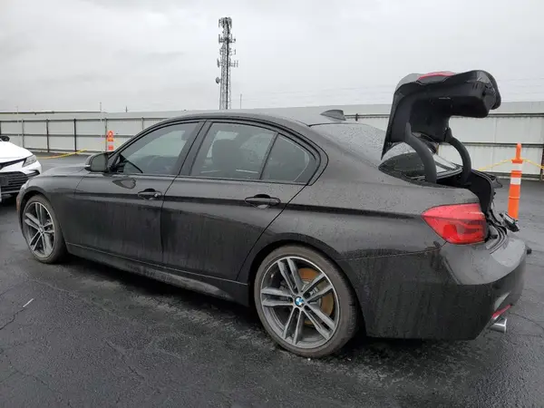 WBA8B3G54JNU36853 2018 BMW 3ER - Image 2