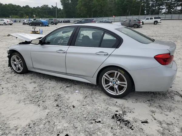 WBA8B3G54JNV00972 2018 BMW 3ER - Image 2