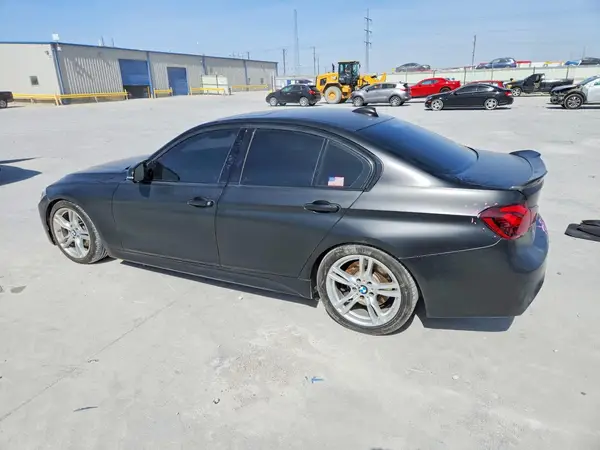 WBA8B3G55JNU36568 2018 BMW 3ER - Image 2