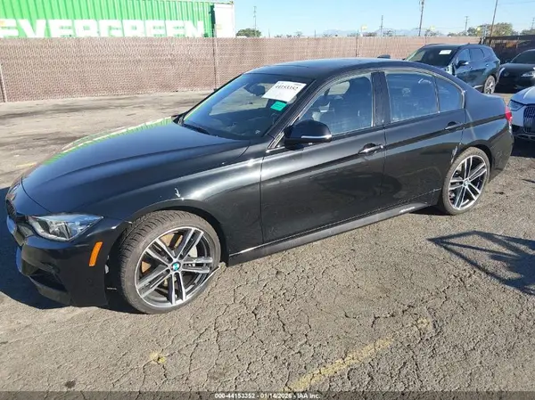 WBA8B3G55JNV01242 2018 BMW 3ER - Image 2