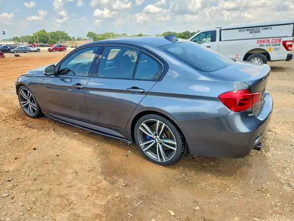 WBA8B3G56HNU35620 2017 BMW 3ER - Image 2