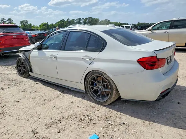 WBA8B3G56JNV00908 2018 BMW 3ER - Image 2