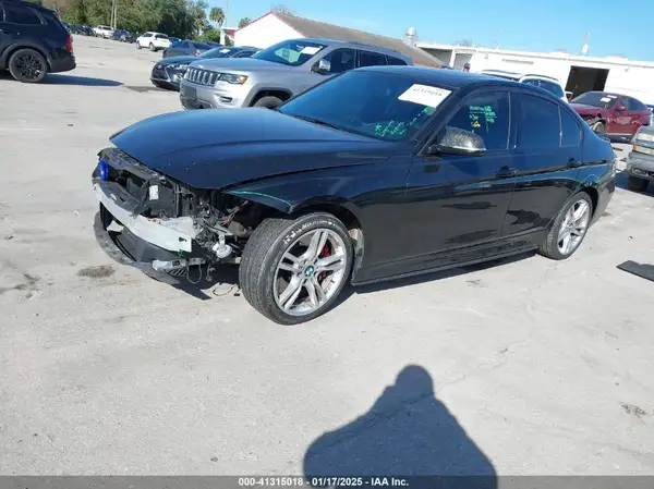 WBA8B3G56JNV00987 2018 BMW 3ER - Image 2