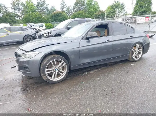 WBA8B3G57HNU35187 2017 BMW 3ER - Image 2