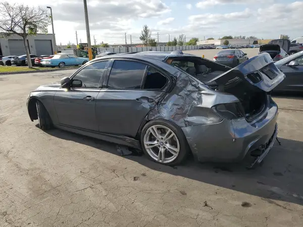 WBA8B3G57JNV00979 2018 BMW 3ER - Image 2