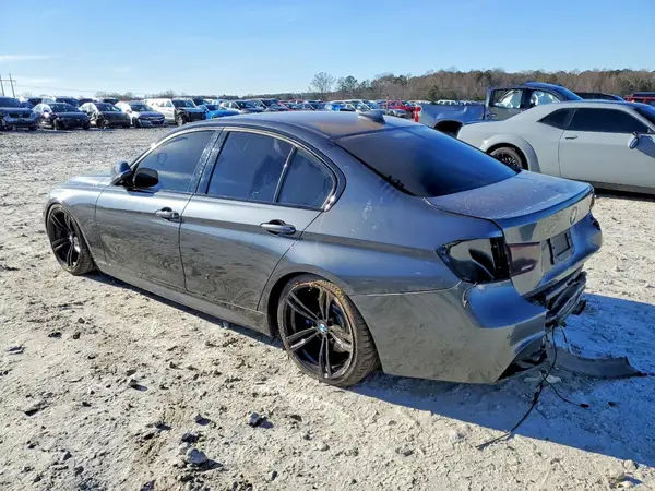 WBA8B3G58JNU36807 2018 BMW 3ER - Image 2