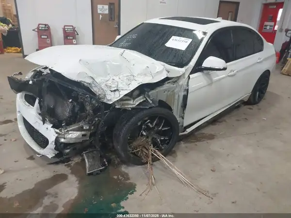 WBA8B3G59GNT62371 2016 BMW 3ER - Image 2
