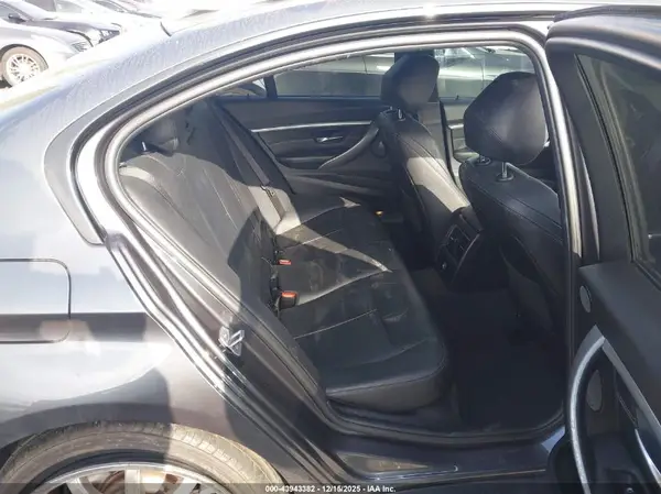 WBA8B3G59JNV01518 2018 BMW 3ER - Image 8