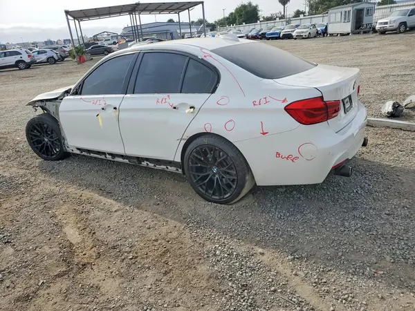 WBA8B3G5XHNU35135 2017 BMW 3ER - Image 2