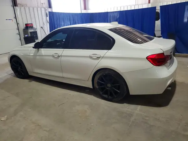 WBA8B7C32HA190091 2017 BMW 3ER - Image 2