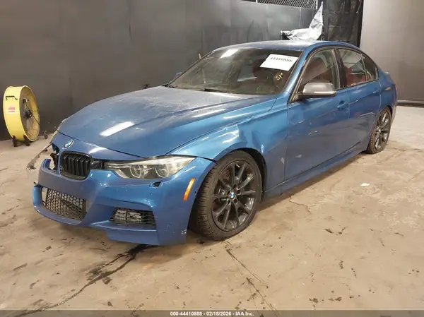 WBA8B7C36HK858582 2017 BMW 3ER - Image 2
