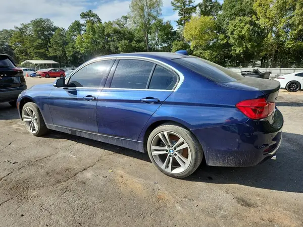 WBA8B7C37HK806555 2017 BMW 3ER - Image 2