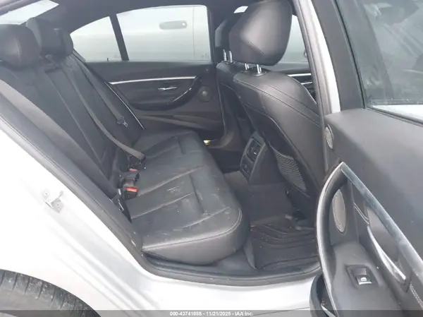 WBA8B7C39HK806640 2017 BMW 3ER - Image 8