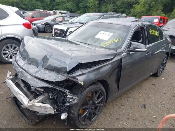 WBA8B7C3XHA189982 2017 BMW 3ER - Image 2
