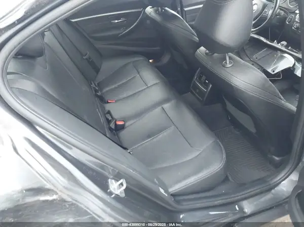 WBA8B7C3XHA189982 2017 BMW 3ER - Image 8
