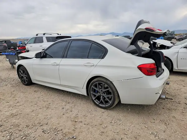 WBA8B7C3XHA190307 2017 BMW 3ER - Image 2