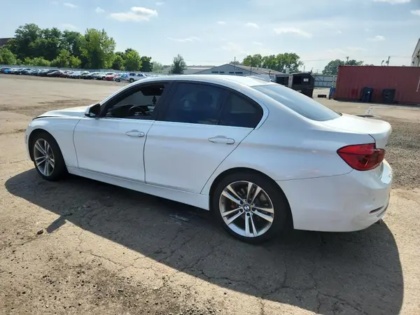 WBA8B7C50JA583370 2018 BMW 3ER - Image 2