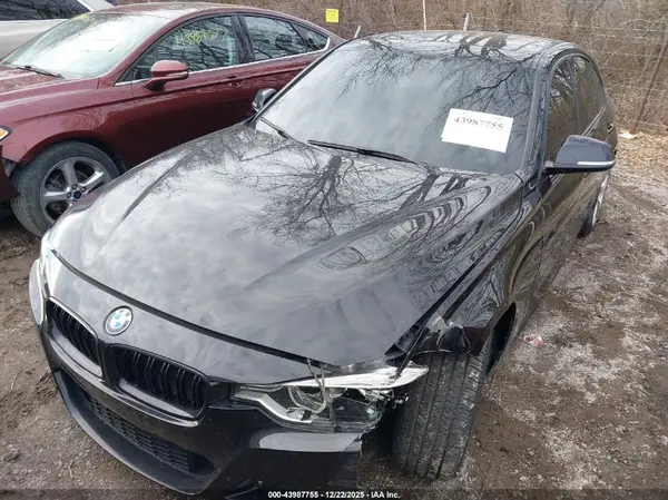 WBA8B7C51JA577089 2018 BMW 3ER - Image 2