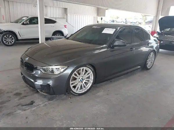 WBA8B7C51JA586231 2018 BMW 3ER - Image 2