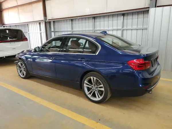 WBA8B7C52GK702796 2016 BMW 3ER - Image 2