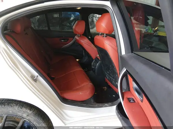 WBA8B7C52JA573181 2018 BMW 3ER - Image 8