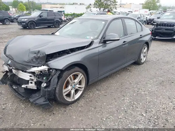 WBA8B7C52JA576565 2018 BMW 3ER - Image 2