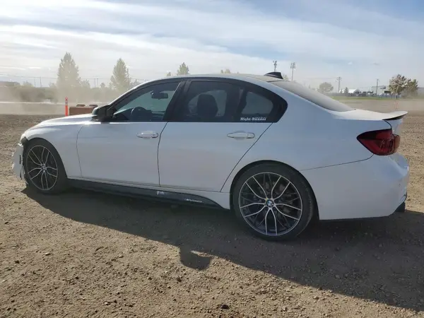 WBA8B7C53JA573142 2018 BMW 3ER - Image 2