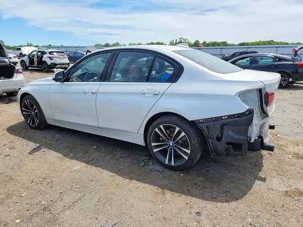 WBA8B7C53JA583329 2018 BMW 3ER - Image 2